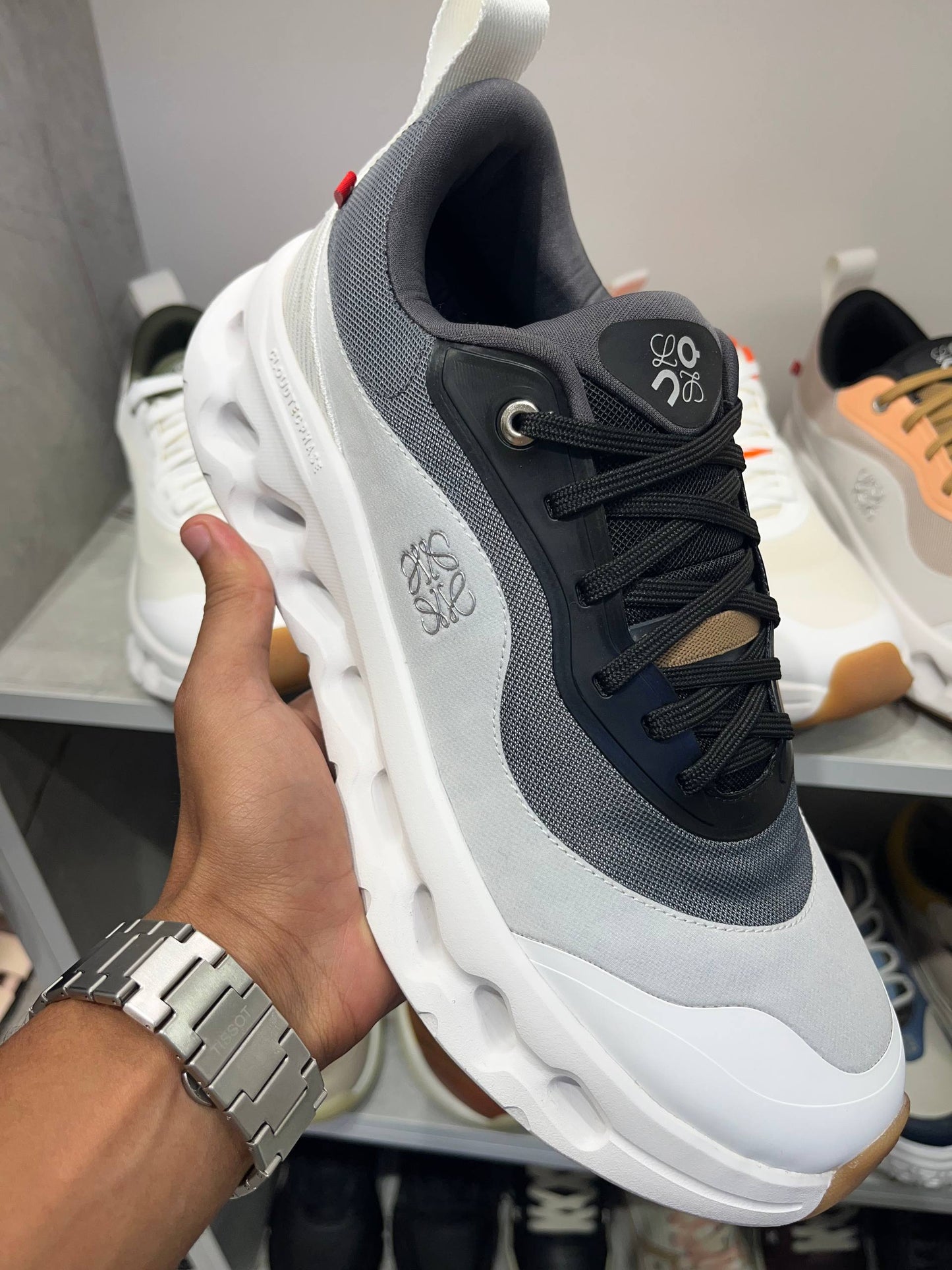 On Running Cloudtilt 2 LOEWE Noir/Blanc