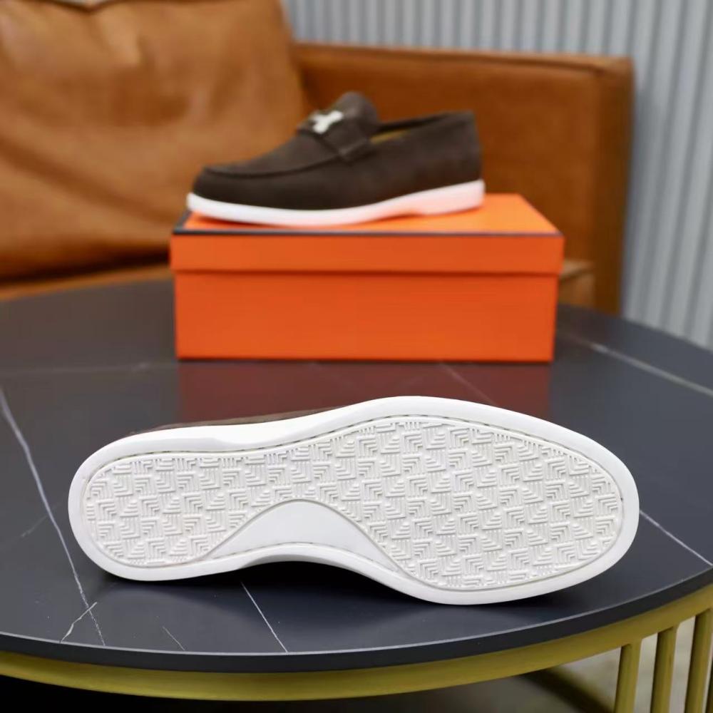 Hermès en daim marron