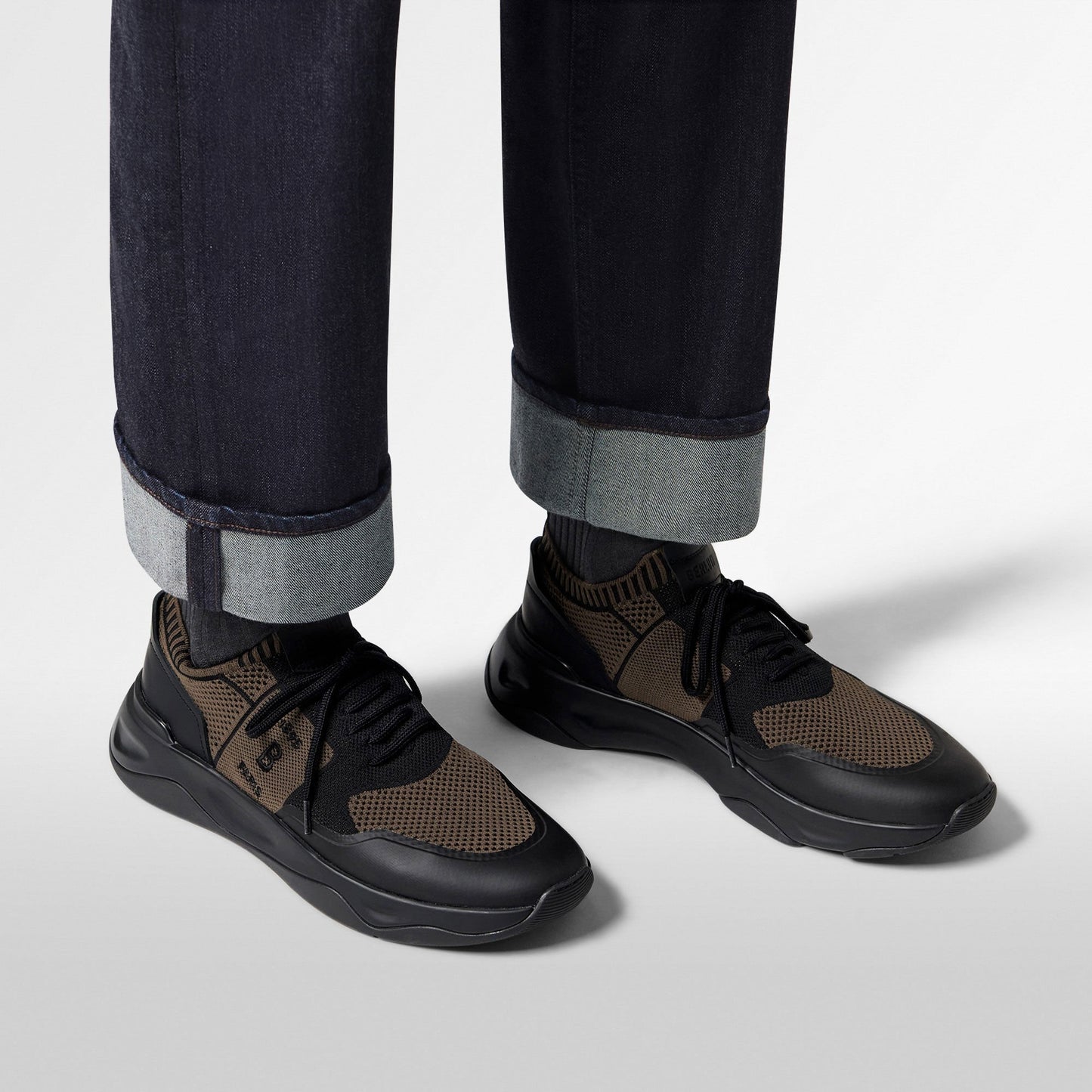 SNEAKER BERLUTI SHADOW EN MAILLE ET CUIR DE VEAU FILM GOMME EN MARRON/NOIR